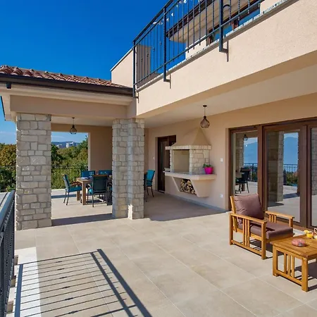 Teza, Amazing View Glavani