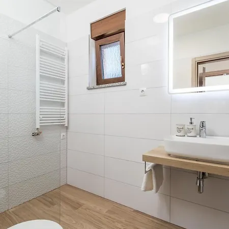 Teza, Amazing View *