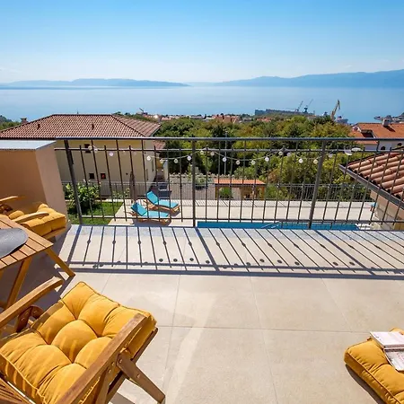 Teza, Amazing View Glavani