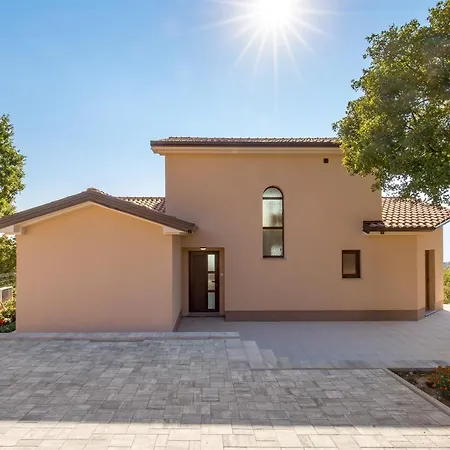 Βίλα Teza, Amazing View Glavani